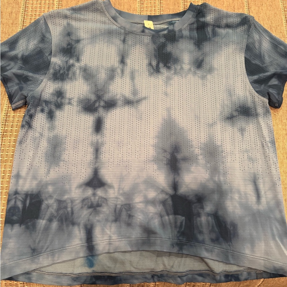 Lululemon Blue Tie-Dye Short Sleeve Top